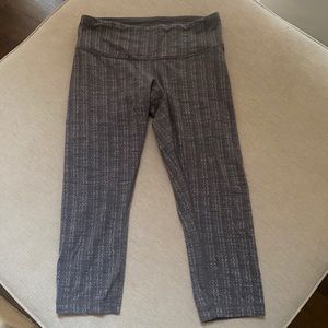 Lululemon cropped wunderunder pants size 8